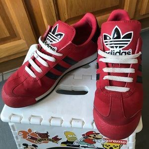 Adidas Red Samoa Male Size 4.5 Woman size 6.5